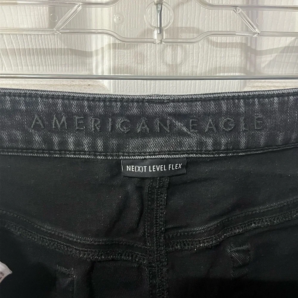 American Eagle Men’s Black Distressed Denim Shorts - Picture 3 of 4
